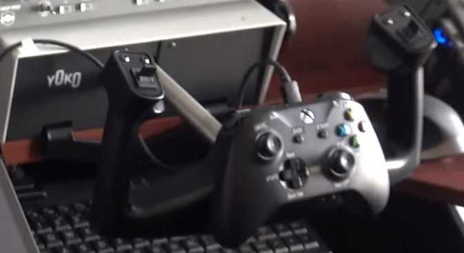 YokoYokeXBOX.jpg.3374ff7a1f9680085de9195e3f8fd86c.jpg