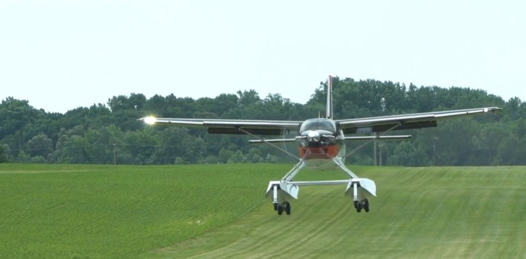 1681292719_grasstakeoffwithfloats.JPG.a80a2fa8d58d89487111e00bb100affb.JPG